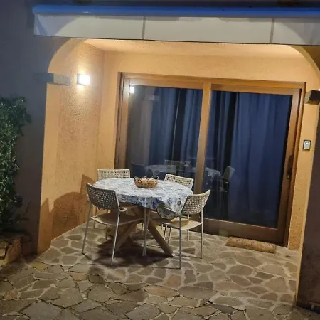 Bilocale Con Piscina
